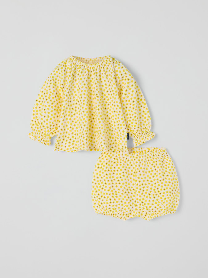 Set blouse and shorts Set blouse and shorts