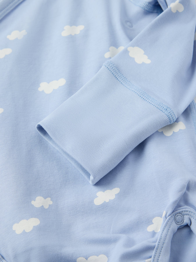 Extendable wrapover body, clouds Extendable wrapover body, clouds