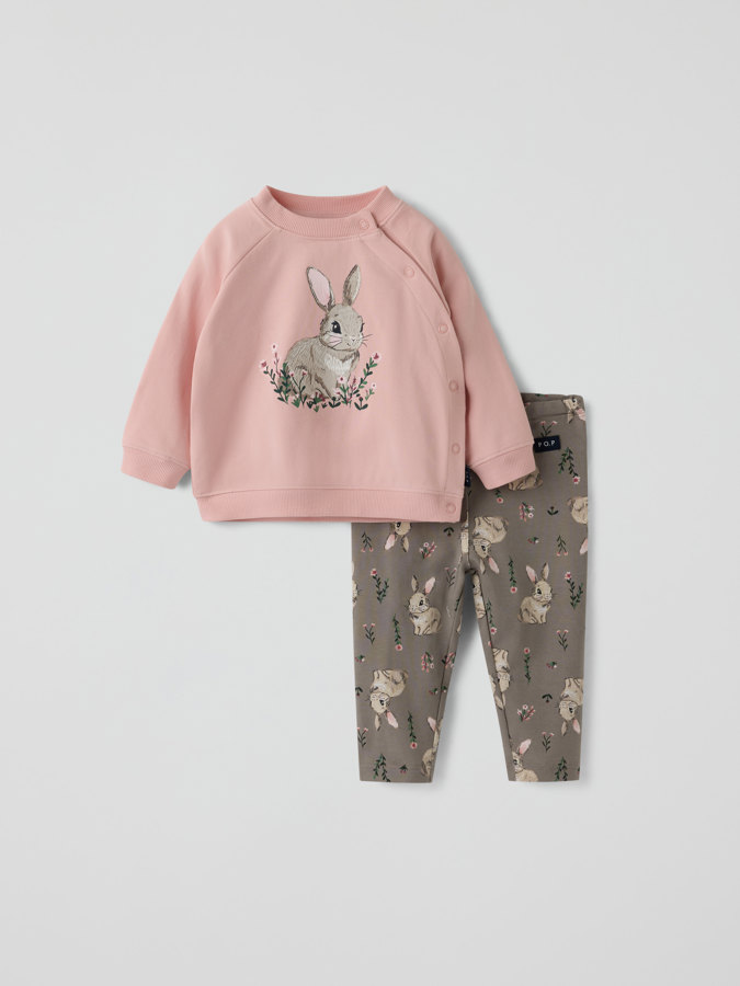 Set with top and leggings Set with top and leggings